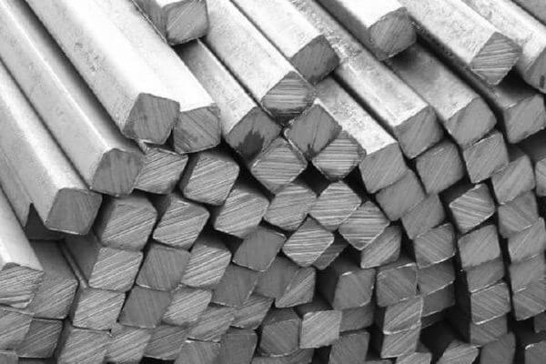 Квадрат стальной